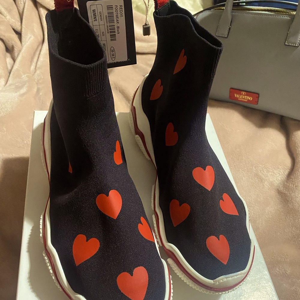 ☀️SPECIAL☀️ RED Valentino heart print slip on sneakers